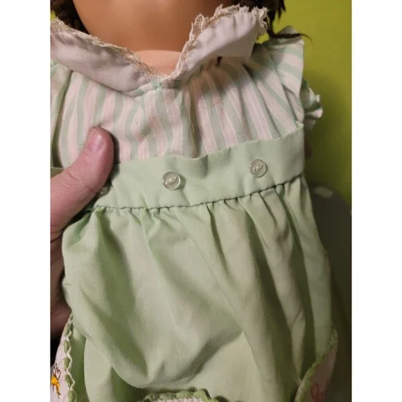 Cabbage Patch Kids Doll Vintage 1978/1982 Girl Brown Wavy Hair Green Dress  - greenwatershopping.com